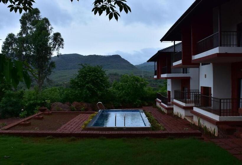 جناح سوبيريور, Forest Escapes Koyna