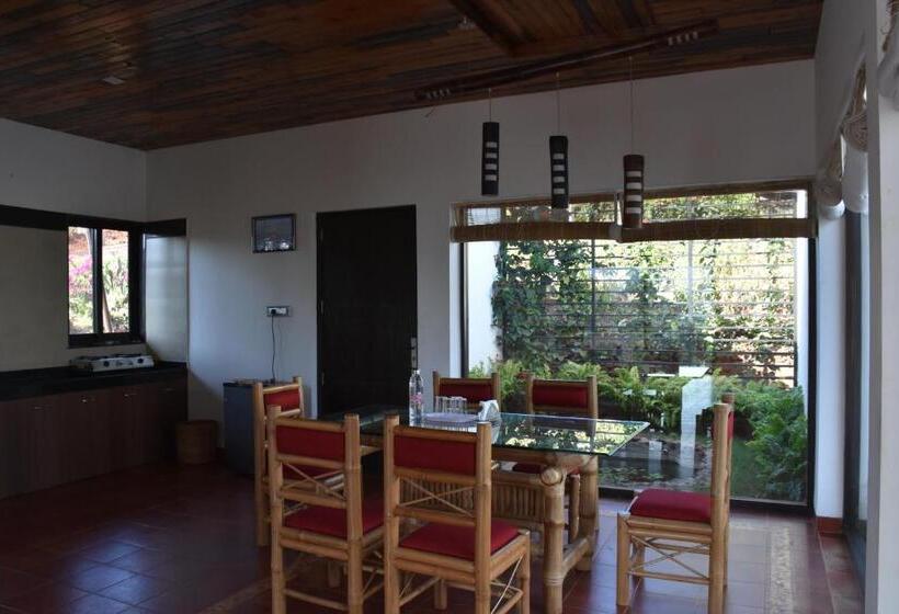 فيلا غرفتين نوم, Forest Escapes Koyna