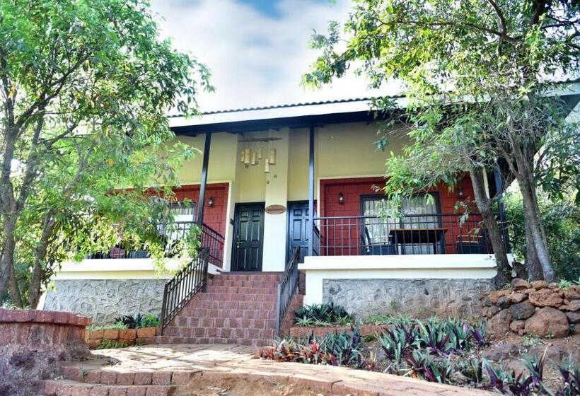 جناح ديلوكس, Forest Escapes Koyna