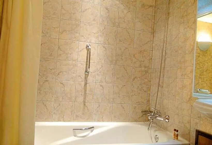 2 Bedroom Apartment with Views, Apartamento Paraiso De Albufeira