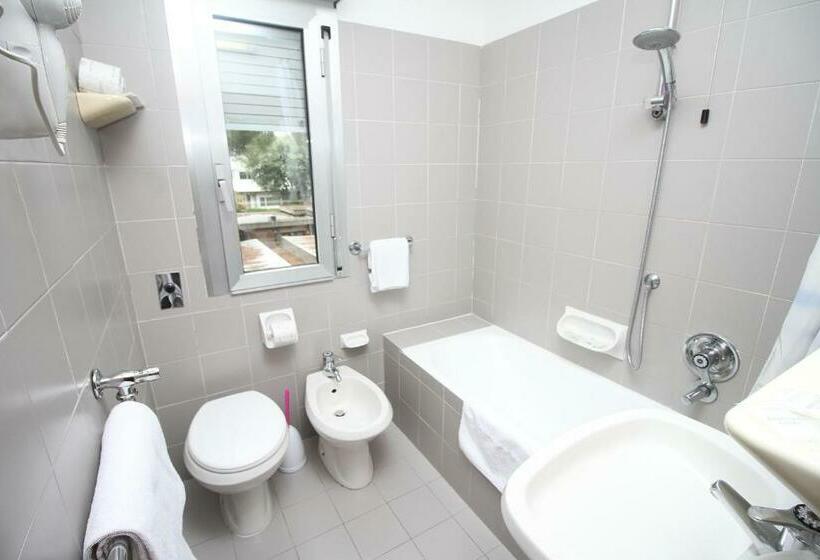 اتاق استاندارد یک نفره, Corolle