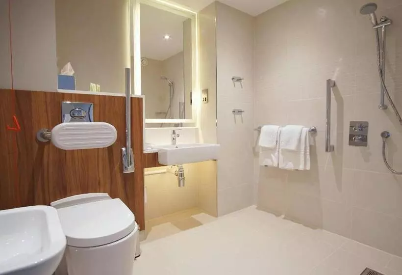 キングサイズベッドのスタンダードルーム, Courtyard By Marriott Glasgow Airport
