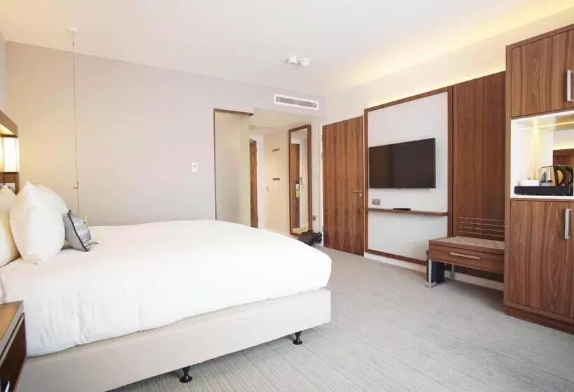 キングサイズベッドのスタンダードルーム, Courtyard By Marriott Glasgow Airport
