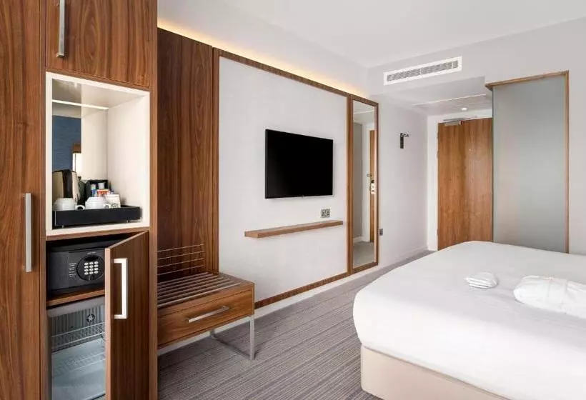 キングサイズベッドのスタンダードルーム, Courtyard By Marriott Glasgow Airport