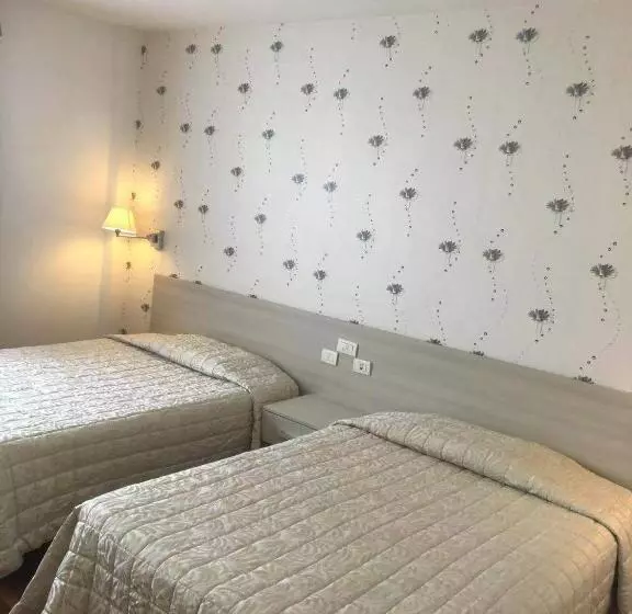 3-Bett-Standardzimmer, Datini