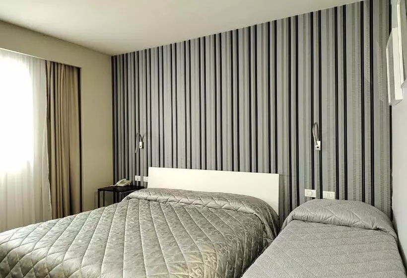 3-Bett-Standardzimmer, Datini