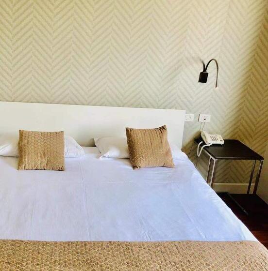 اتاق سوپریور, Datini