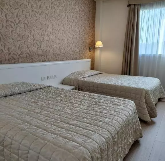 4 Bett Standardzimmer, Datini