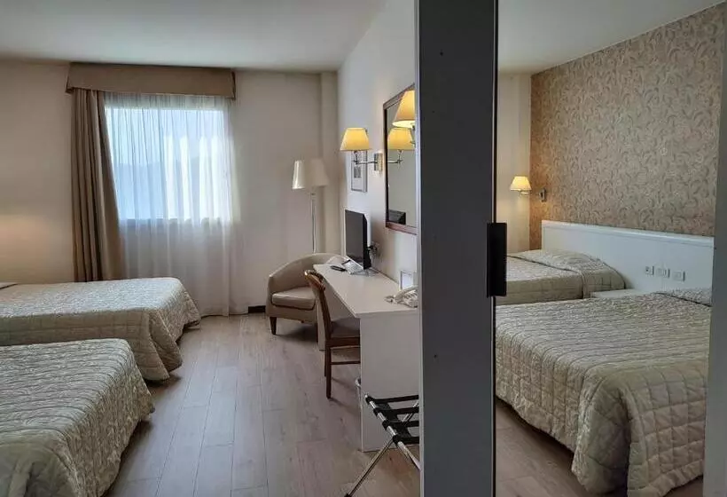4 Bett Standardzimmer, Datini