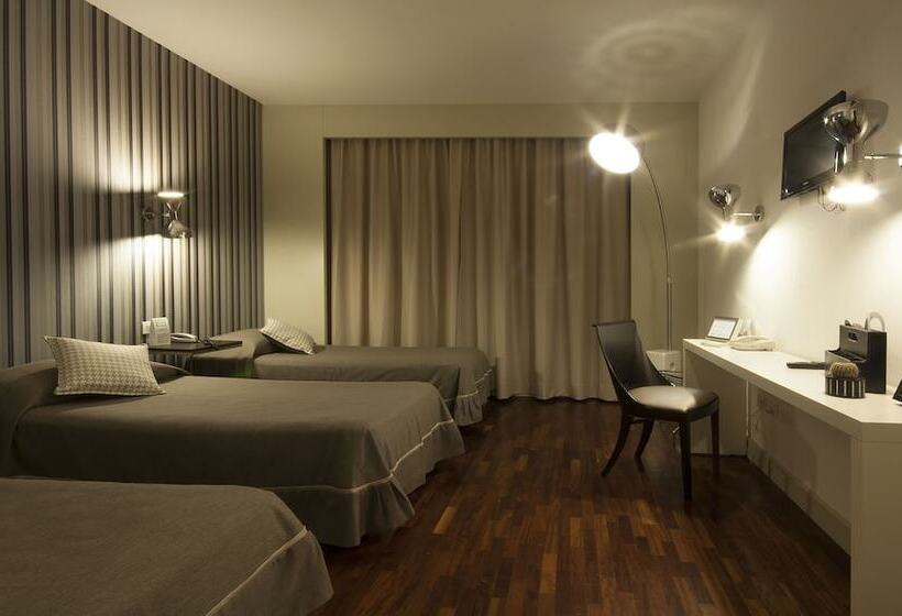 اتاق استاندارد سه نفره, Datini