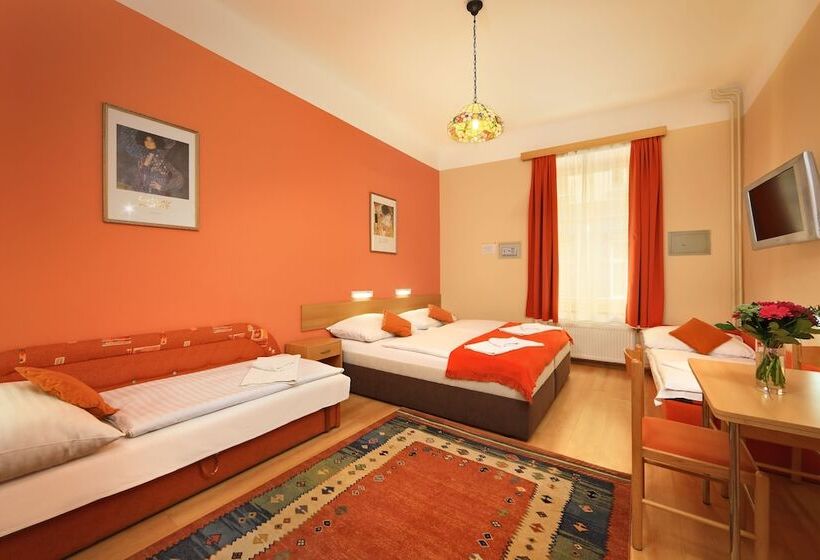 1 Szobás Apartman, Golden City Garni