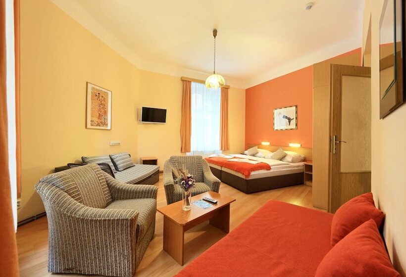 2 Szobás Apartman, Golden City Garni
