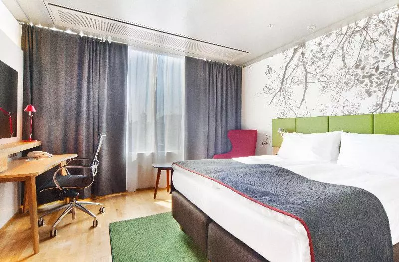 اتاق اجرایی با تخت بزرگ, Holiday Inn Helsinki City Centre, An Ihg
