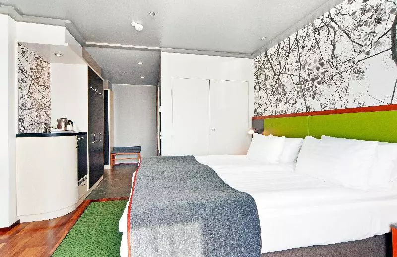 اتاق اجرایی با تخت بزرگ, Holiday Inn Helsinki City Centre, An Ihg