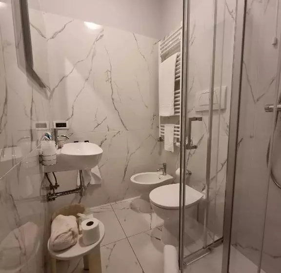 اتاق ساده سه‌ نفره, Locanda Casa Querini