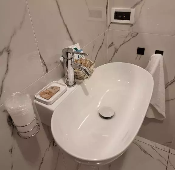 اتاق ساده سه‌ نفره, Locanda Casa Querini