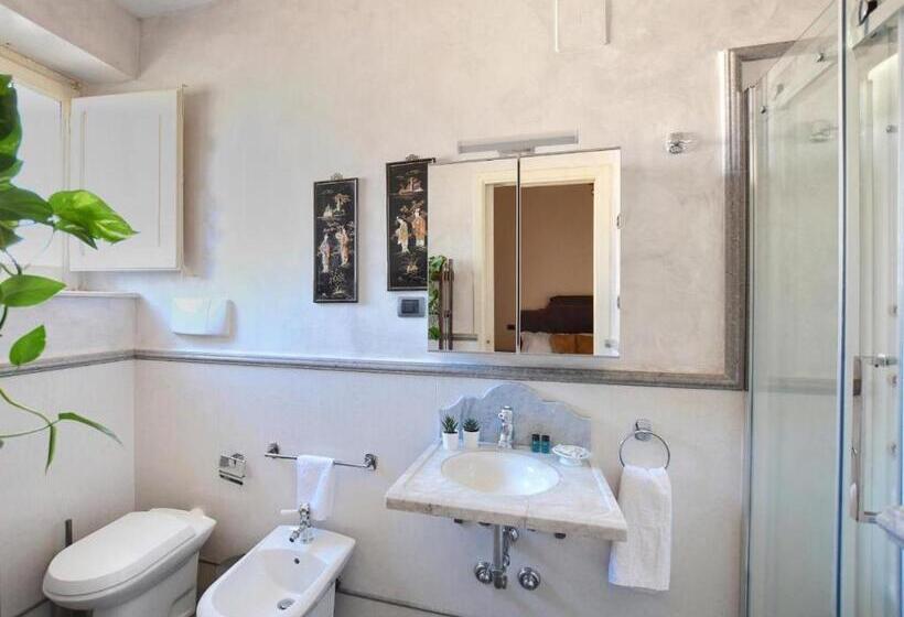 小型套房带阳台, Massimo Plaza