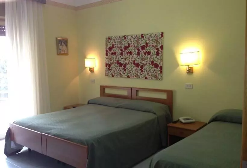 Economy Triple Room, Parco Delle Rose