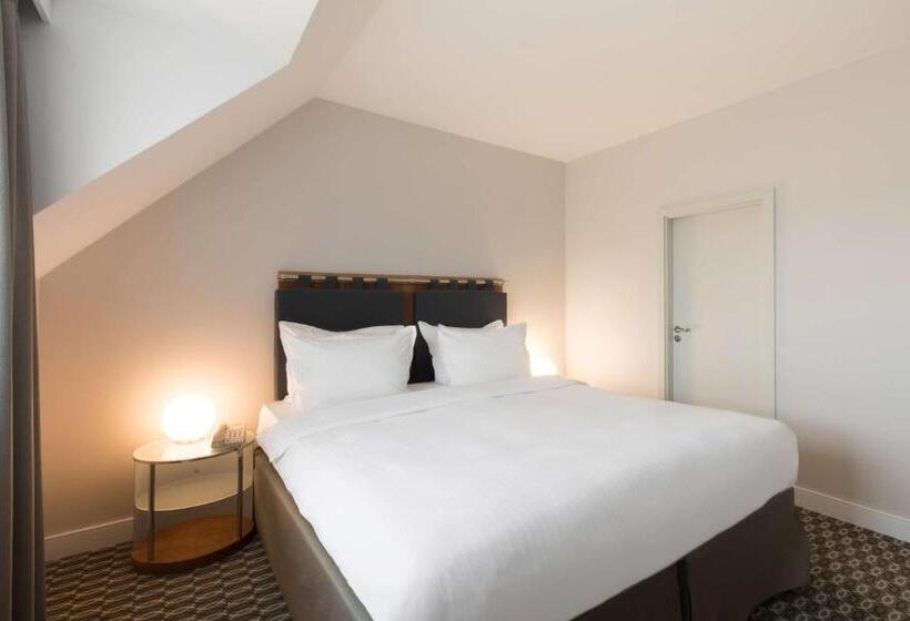 سوئیت جونیور با چشم‌انداز, Radisson Blu Carlton Hotel, Bratislava