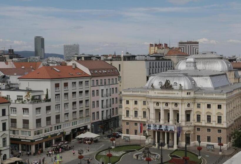 سوئیت با چشم‌انداز, Radisson Blu Carlton Hotel, Bratislava