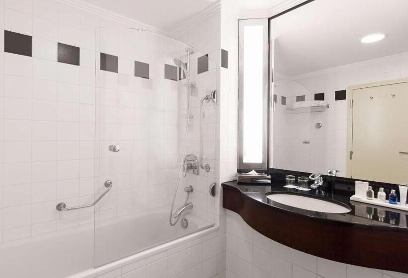 اتاق سوپریور با چشم‌انداز, Radisson Blu Carlton Hotel, Bratislava