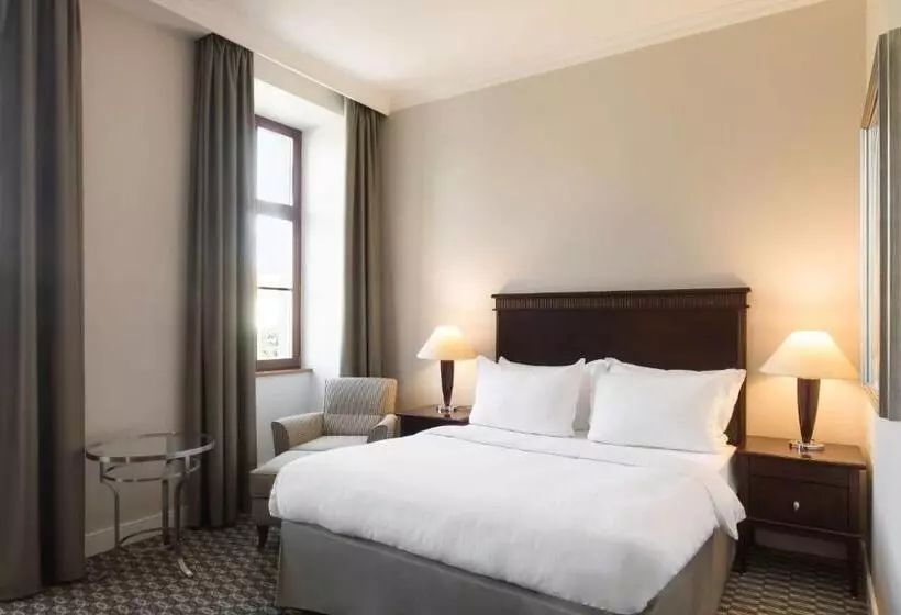 اتاق سوپریور با چشم‌انداز, Radisson Blu Carlton Hotel, Bratislava