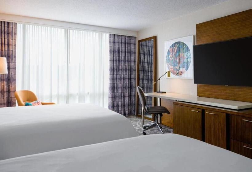 クラブルーム, Renaissance Meadowlands