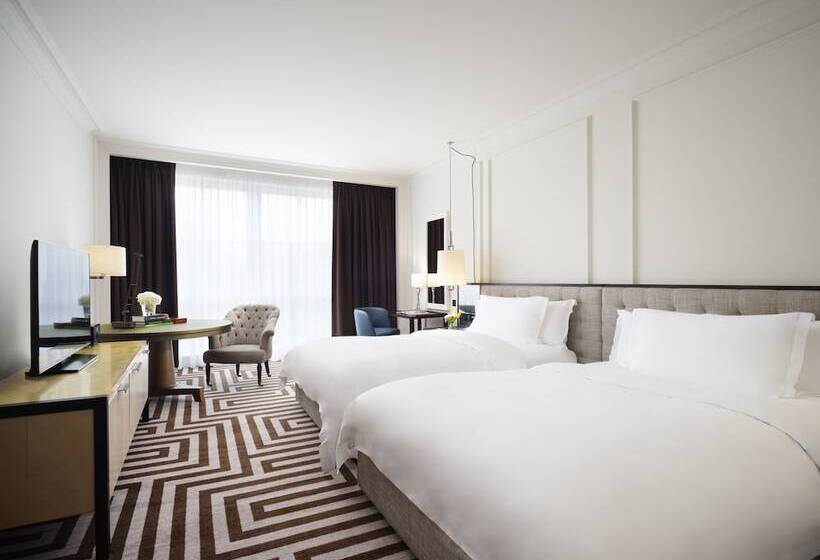 اتاق خانوادگی, Rosewood London