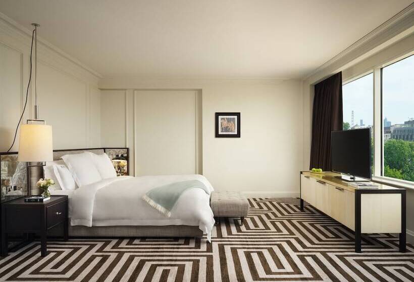 Полулюкс, Rosewood London