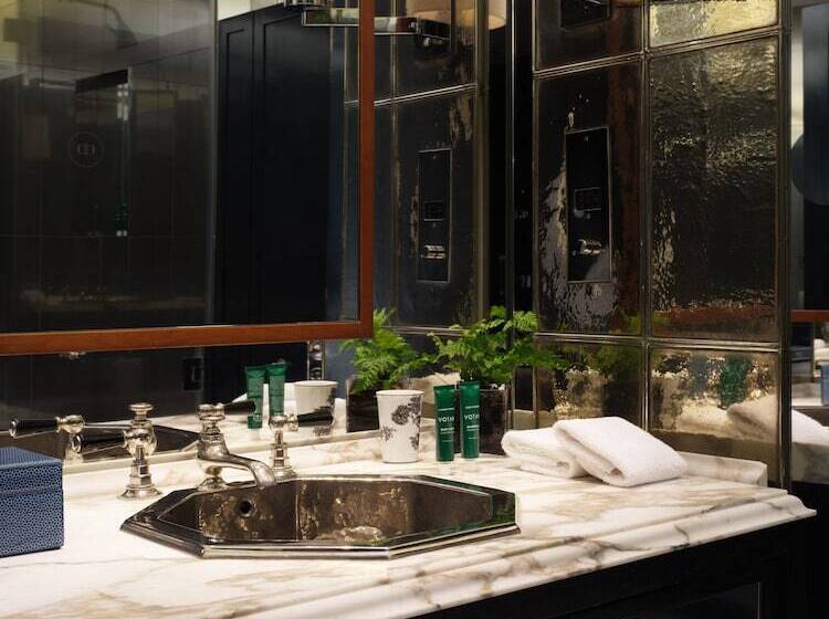 سوییت لوکس, Rosewood London