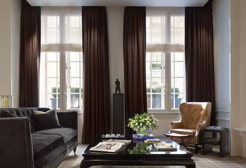 １ベッドルームハウス, Rosewood London