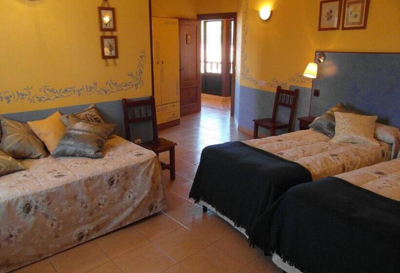 Номер Стандарт Трехместный, La Casa Del Filandón  Hotel Rural