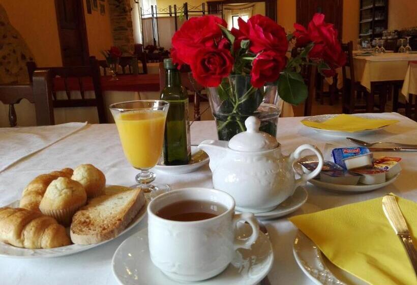 Номер Стандарт Трехместный, La Casa Del Filandón  Hotel Rural