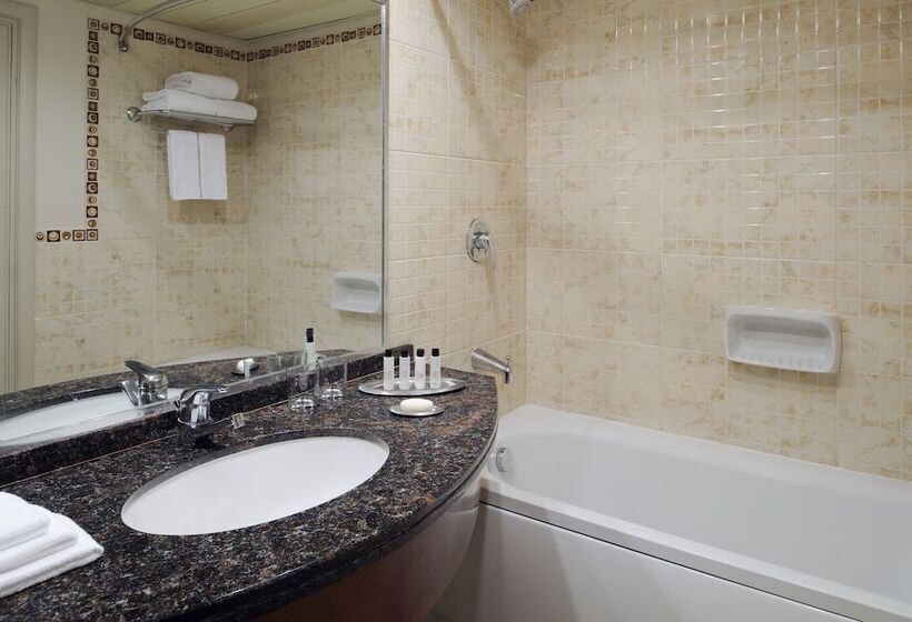 اتاق لوکس با چشم‌انداز استخر, Naama Bay Promenade Beach Resort Managed by Accor