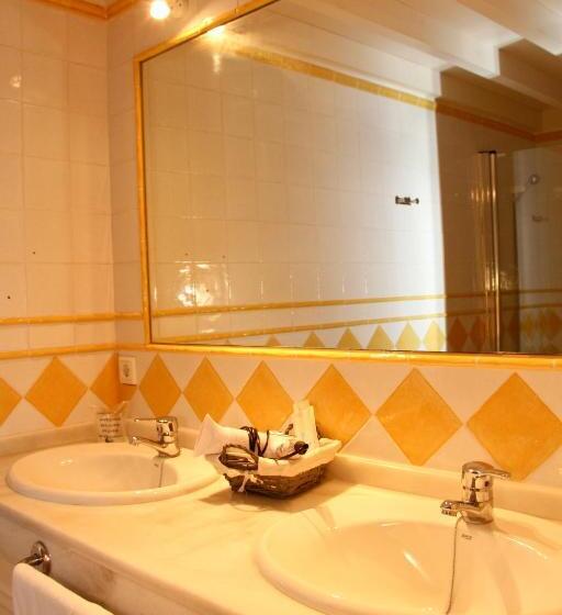 غرفة قياسية, Tugasa Castillo De Castellar