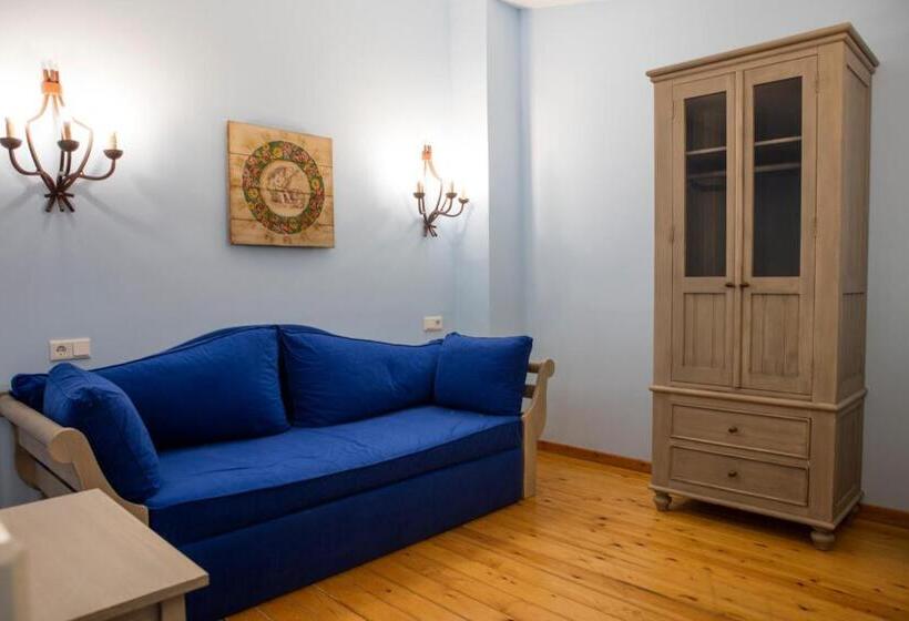 غرفة سوبيريور, Tugasa Castillo De Castellar