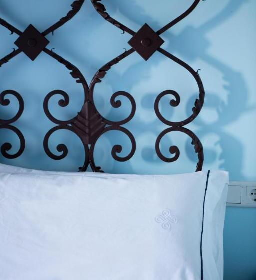 غرفة سوبيريور, Tugasa Castillo De Castellar