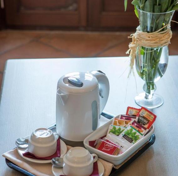 غرفة سوبيريور, Tugasa Castillo De Castellar