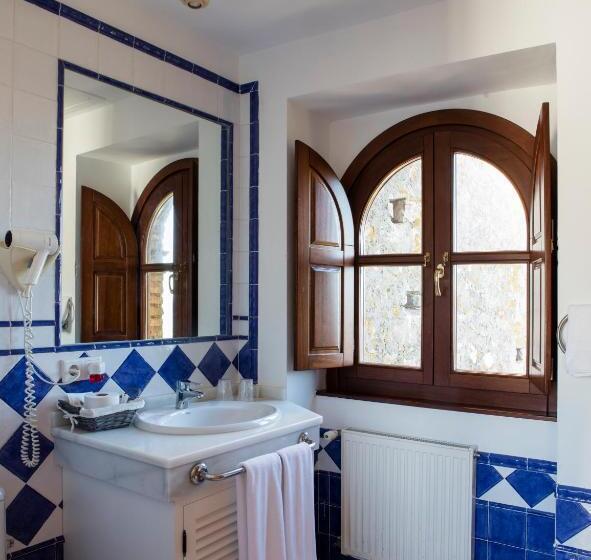 غرفة قياسية فردية, Tugasa Castillo De Castellar