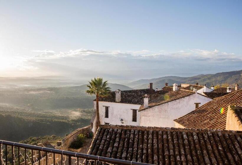غرفة سوبيريور, Tugasa Castillo De Castellar