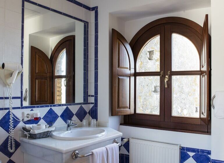 غرفة قياسية, Tugasa Castillo De Castellar