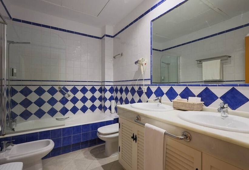 غرفة سوبيريور, Tugasa Castillo De Castellar