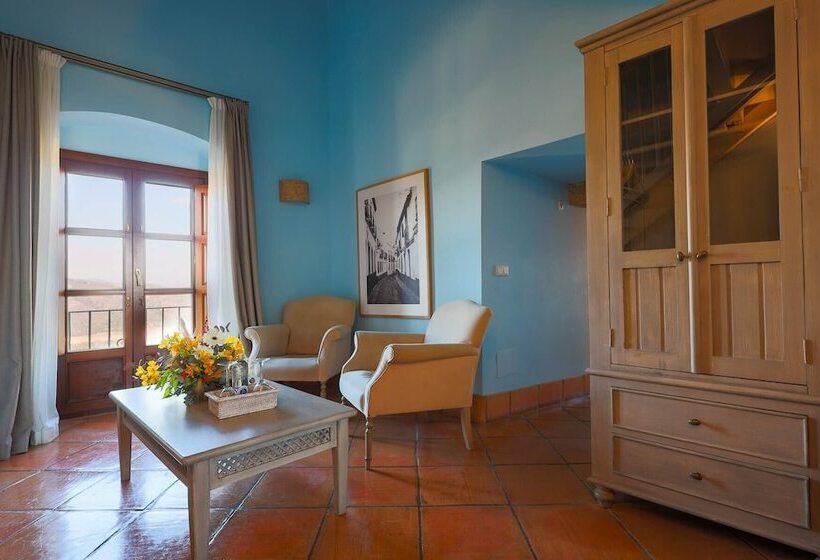 غرفة سوبيريور, Tugasa Castillo De Castellar