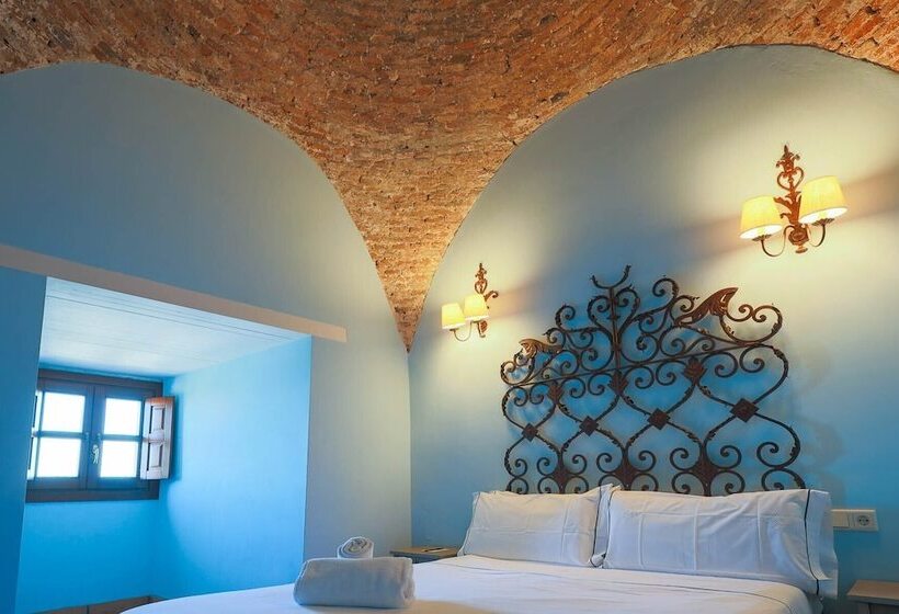 غرفة سوبيريور, Tugasa Castillo De Castellar