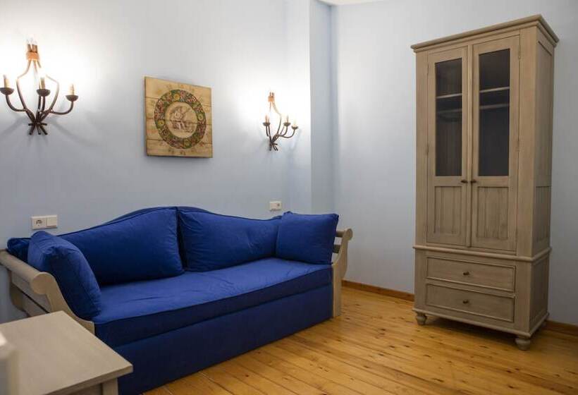 غرفة سوبيريور, Tugasa Castillo De Castellar