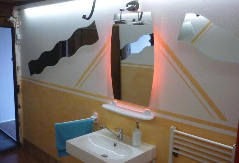 标准三人间共用浴室, Schönbrunnen