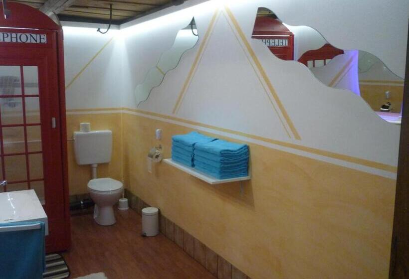 标准四人间共用浴室, Schönbrunnen