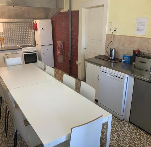 基本间, Schönbrunnen