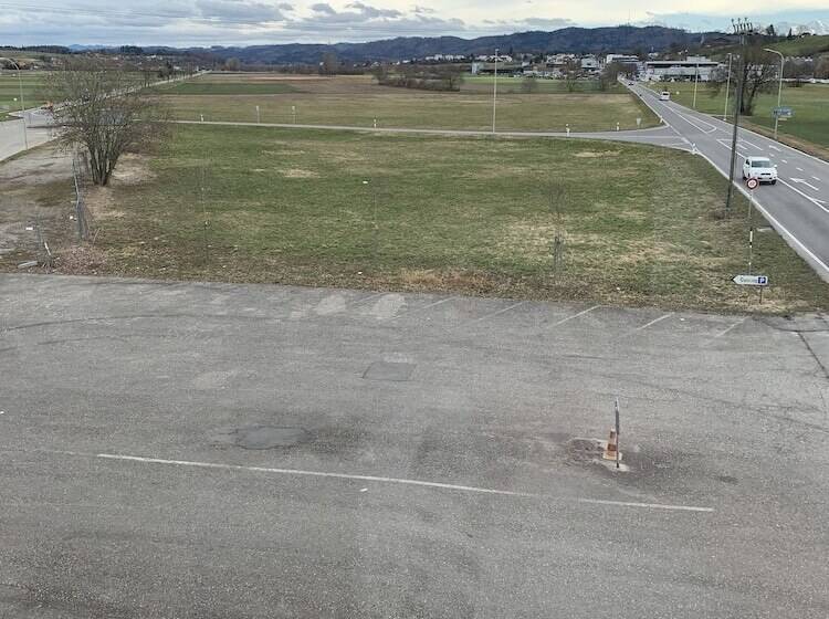 标准四人间共用浴室, Schönbrunnen