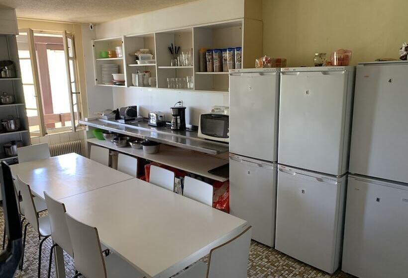 标准四人间共用浴室, Schönbrunnen